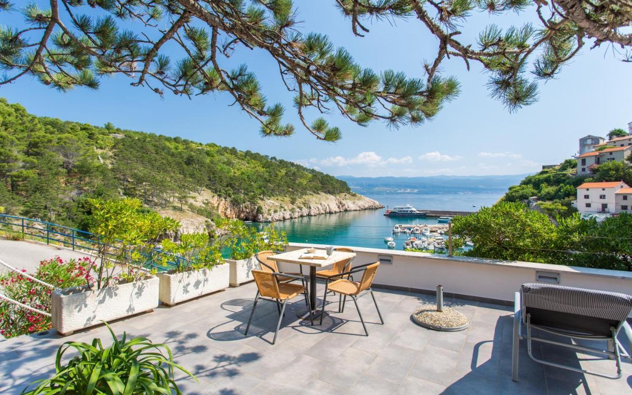 Seafront Apartment With Amazing Seaview Vrbnik  Exterior photo
